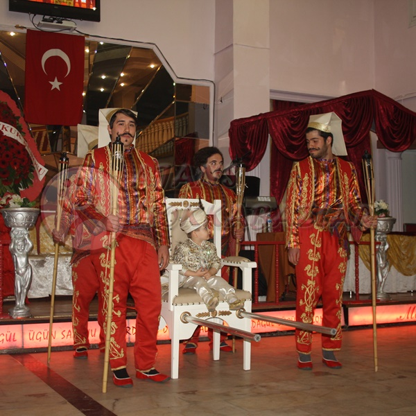Yeniçerili Sünnet Tahtı